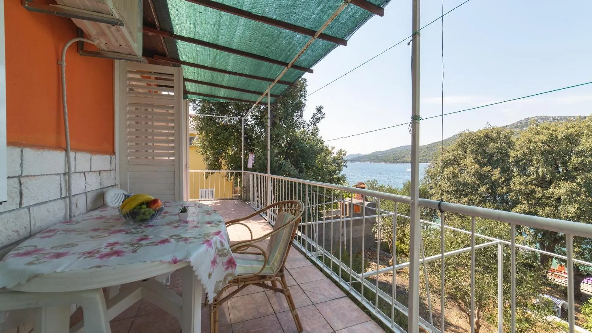 Perfect Beachfront Getaway Ideal For Families Seget Vranjica Croatia