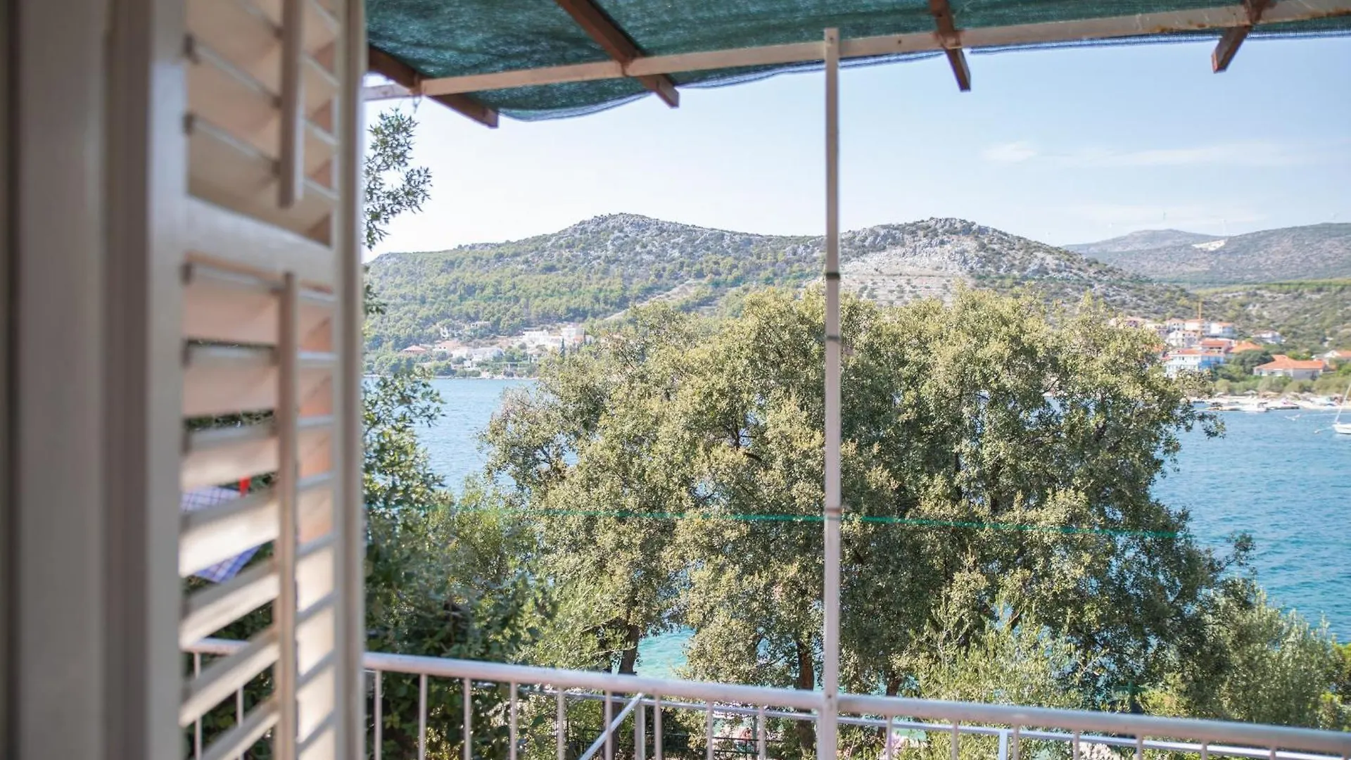 Perfect Beachfront Getaway Ideal For Families Seget Vranjica 0*,