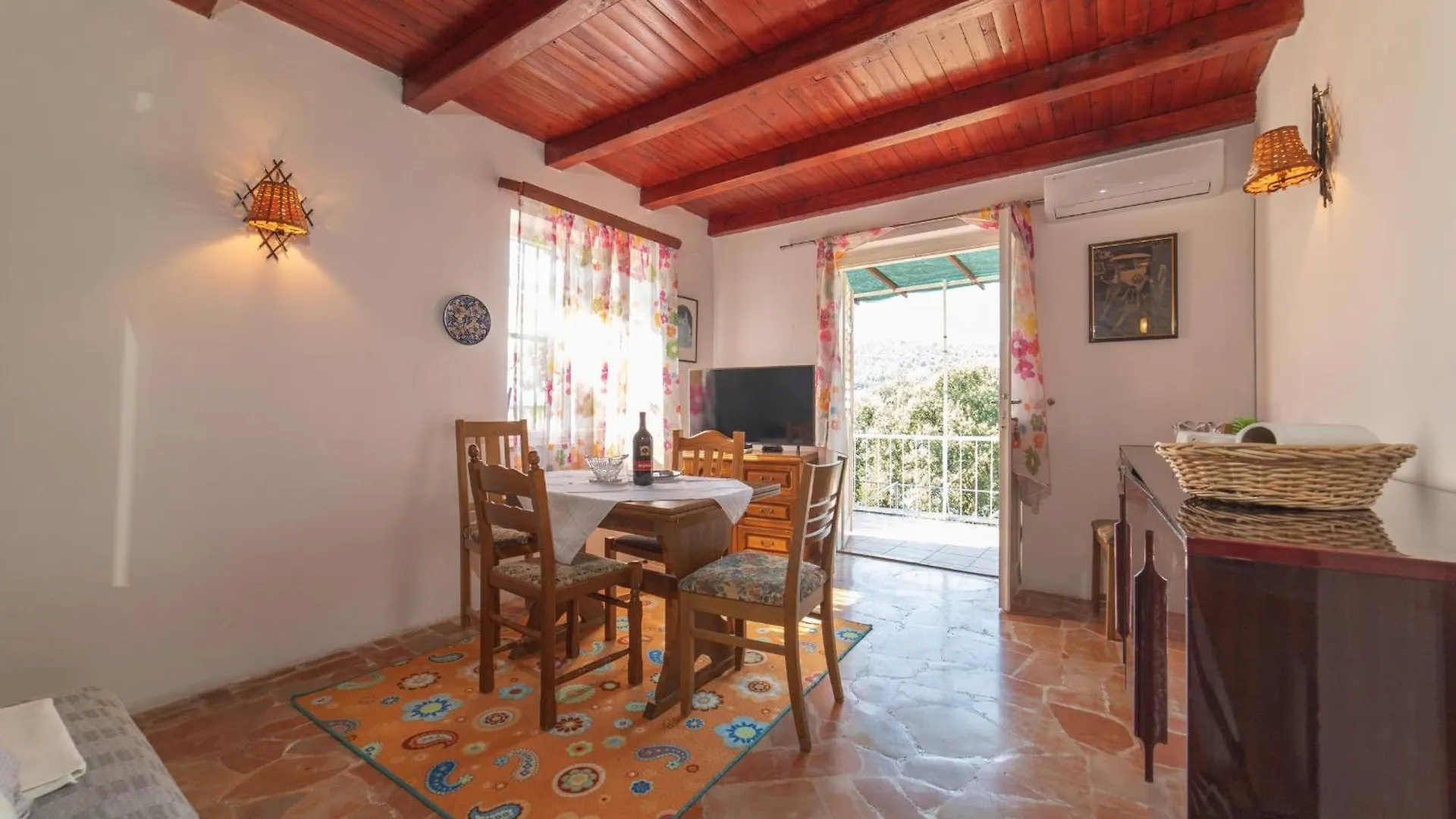 Perfect Beachfront Getaway Ideal For Families Seget Vranjica Croatia